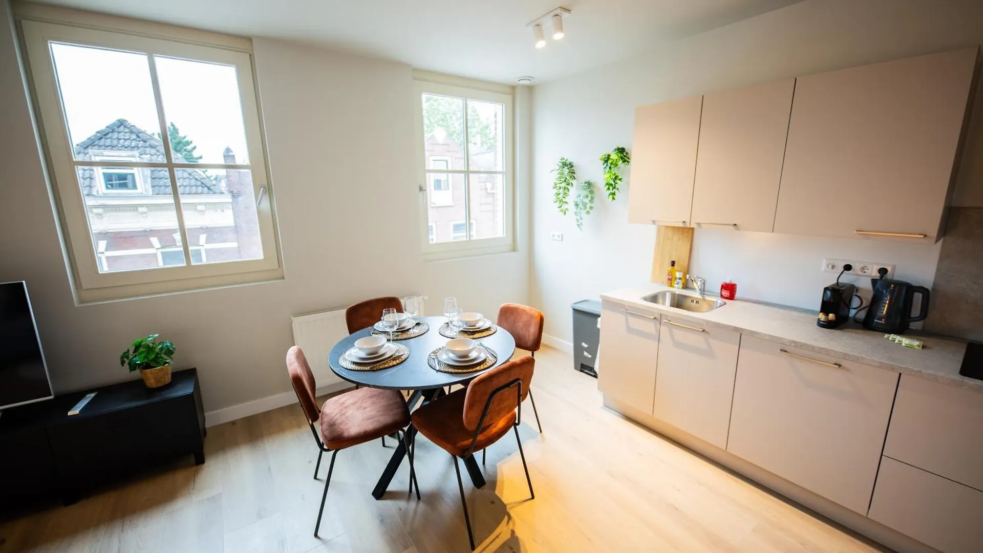 Апартаменты 2E 3E Pijnackerstraat Роттердам